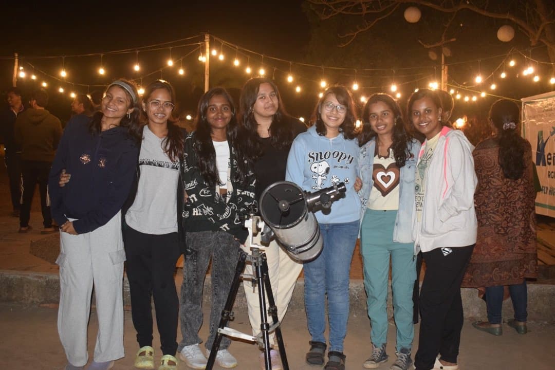 Campingsthan tent setup at sunset