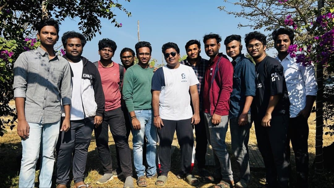 Campingsthan tent setup at sunset