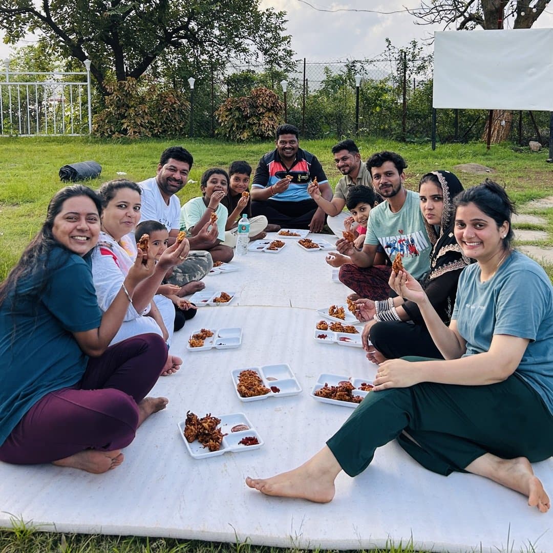 Campingsthan tent setup at sunset