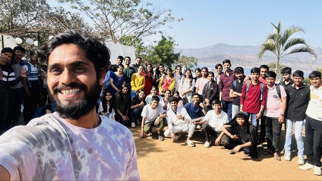 Campingsthan tent setup at sunset